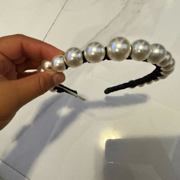 Elegant Pearl Headband BNWT!! #22 - Picture 1 of 4